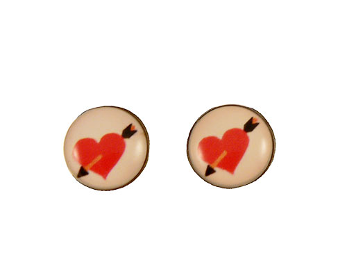 Se mere om ørestikker med rødt hjerte til de forelskede i web-butikken
