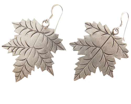 Se mere om sølv øreringe af blad fra tomato i web-butikken