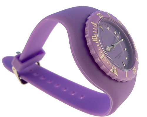 Se mere om silikone ur med bred lilla rem og lilla urskive i web-butikken