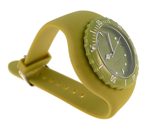 Se mere om silikone ur med bred oliven grøn rem og oliven grøn urskive i web-butikken