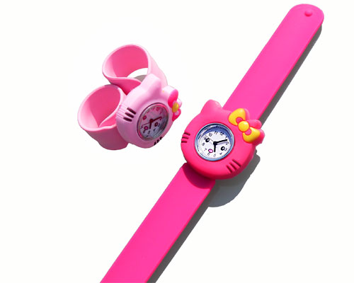 Se mere om hello kitty ur med lyserød til børneure  i web-butikken