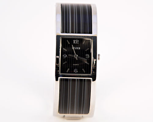 Se mere om sort armbåndsur i web-butikken
