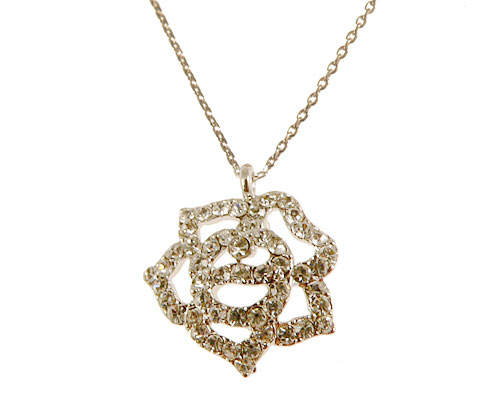 Se mere om halskæde med blomst i sølvfarve i web-butikken