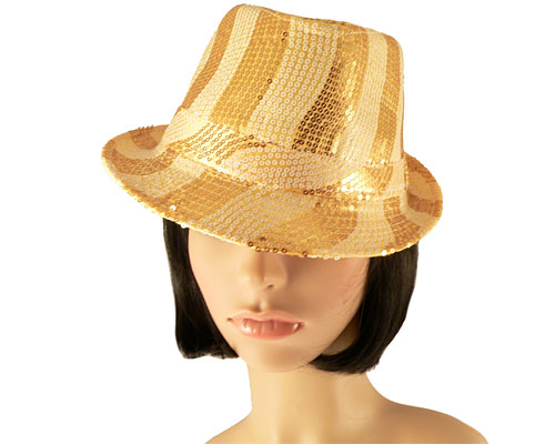 Se mere om hat med påsyede palietter i guld er one size. i web-butikken