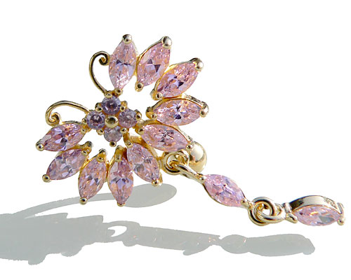 Se mere om navle piercing i guld med sommerfugl med hale med lyserøde sten i web-butikken