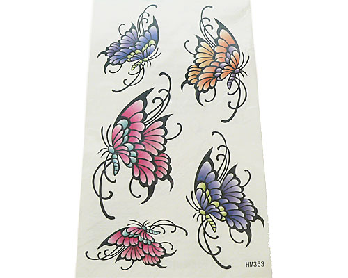 Se mere om tattoo med fem flotte sommerfugle i web-butikken
