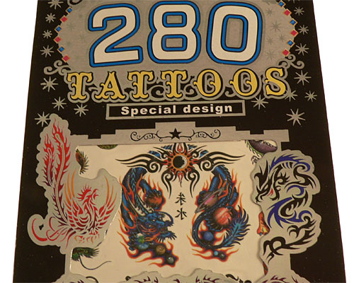 Se mere om tatoveringer bog med seks forskellige tatoveringer til drenge i web-butikken